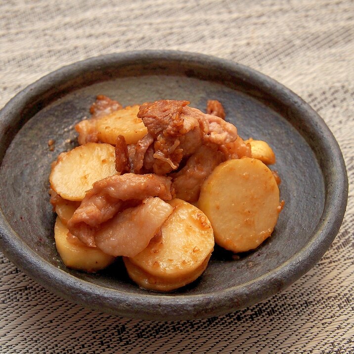 簡単こっくり！豚小間切れ肉と里芋の胡麻味噌炒め